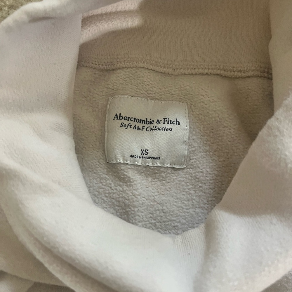 Abercrombie Soft AF Collection Mock Neck Sweatshirt | cream | xs - Picture 3 of 3